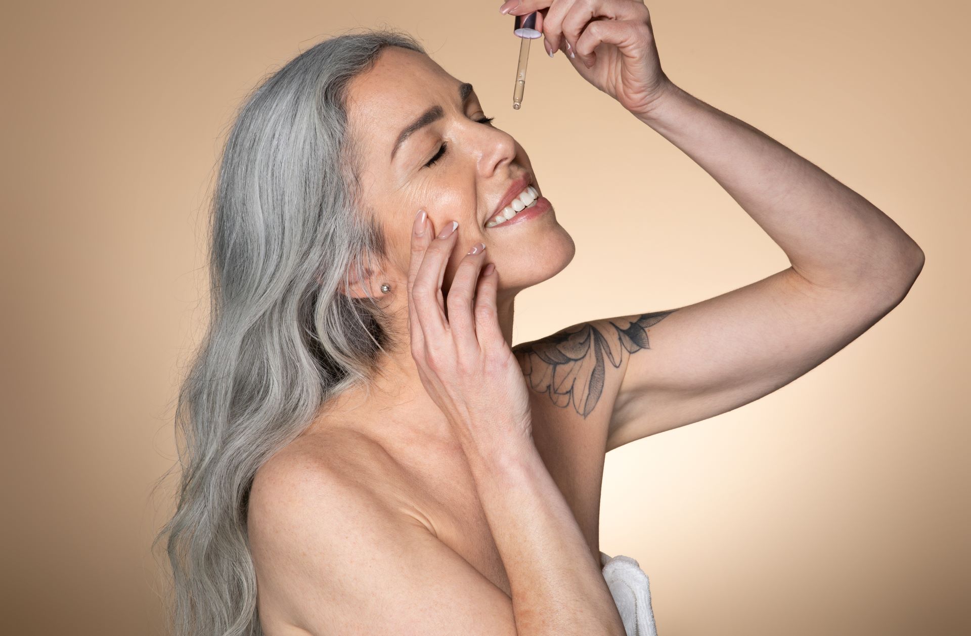 Anti-aging Myths Debunked: Discover truths about skincare, effective ingredients, and personalized routines.